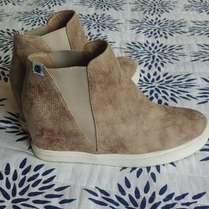 wedge ankle booties